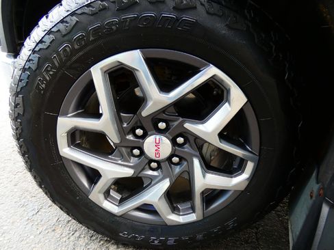 Used 2023 GMC Sierra 1500 SLT w/ SLT Premium Plus Package image 8