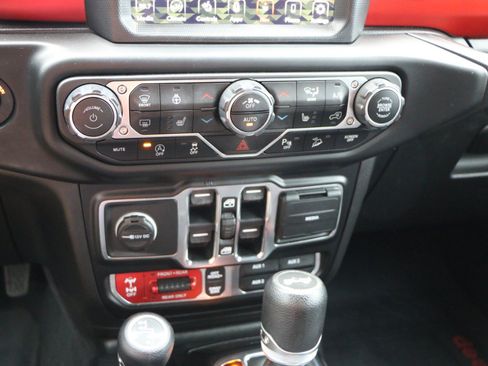 Used 2021 Jeep Wrangler Unlimited Rubicon AWD/4WD image 21