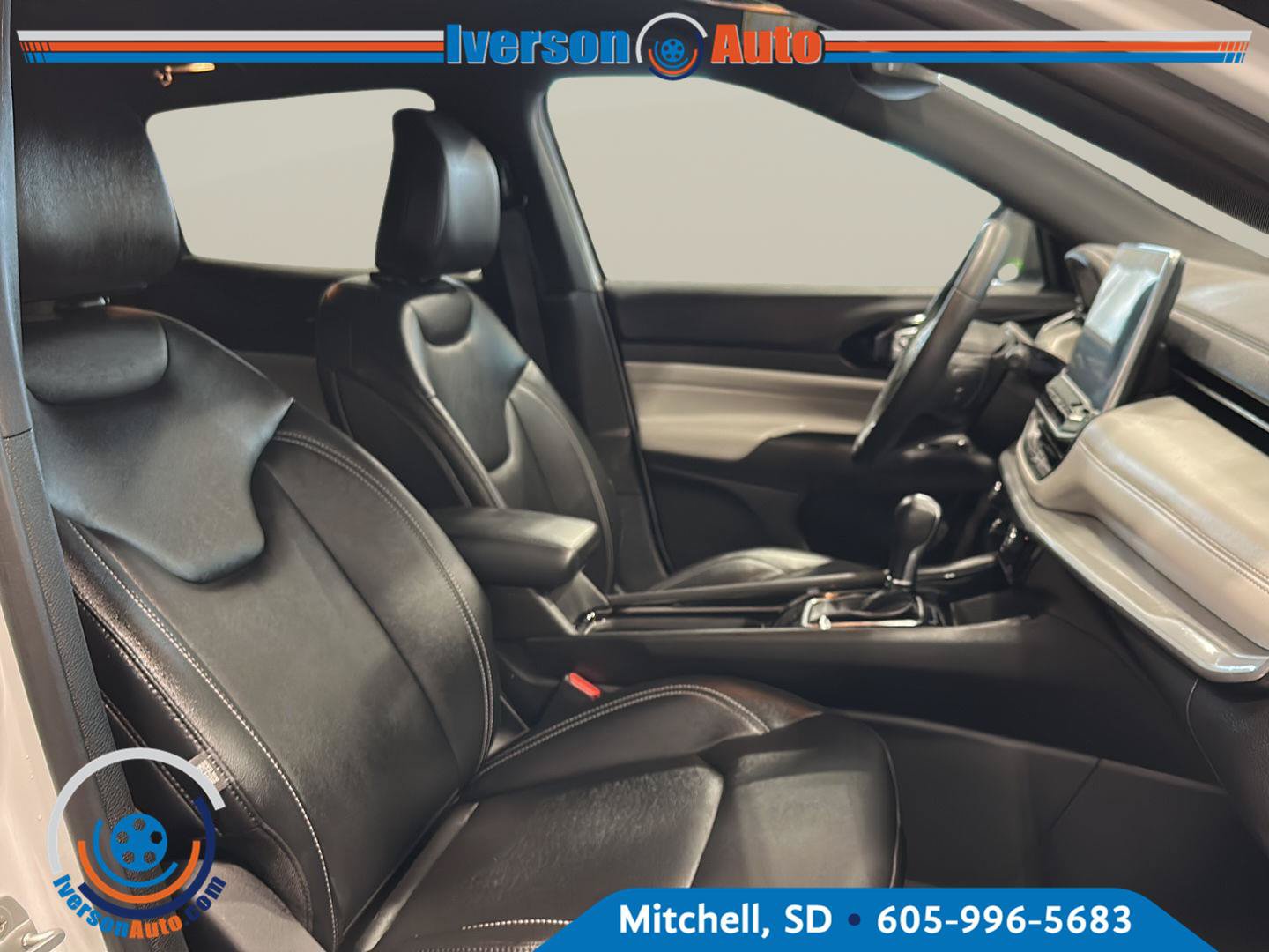 Used 2025 Jeep Compass Limited AWD/4WD image 32