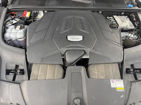 Used 2021 Porsche Cayenne AWD/4WD image 29