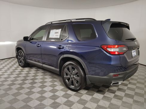 New 2025 Honda Pilot Sport image 3