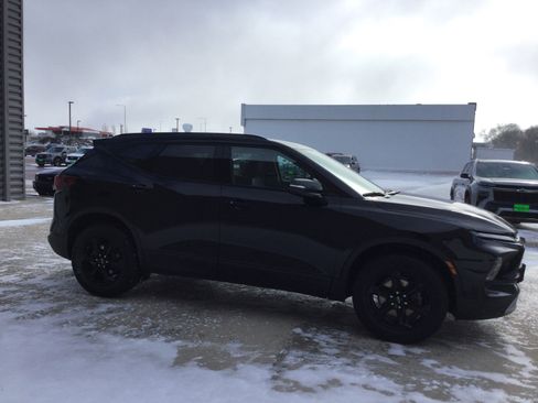 Used 2024 Chevrolet Blazer LT w/ Sound & Technology Package image 3