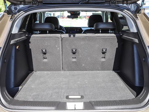 Used 2024 Chevrolet Trax LT w/ Sunroof Package image 26