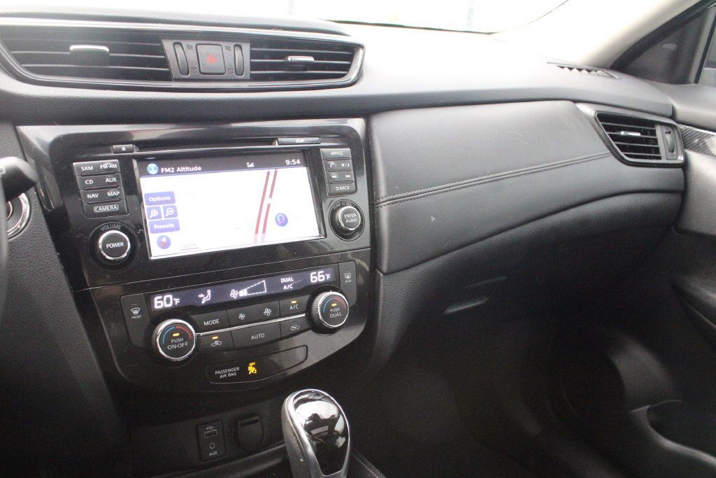 Used 2017 Nissan Rogue SL w/ SL Premium Package AWD/4WD image 25