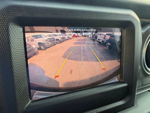 Used 2020 Jeep Wrangler Unlimited Sahara AWD/4WD image 26