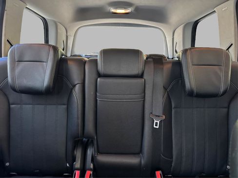 Used 2015 Mercedes-Benz GL 450 4MATIC w/ Appearance Package image 15