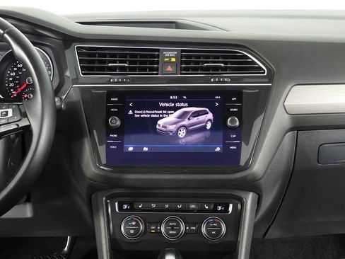 Used 2019 Volkswagen Tiguan SE w/ Panoramic Sunroof Package FWD image 26