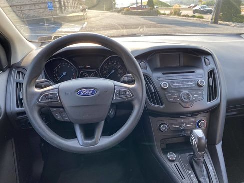 Used 2016 Ford Focus SE image 26