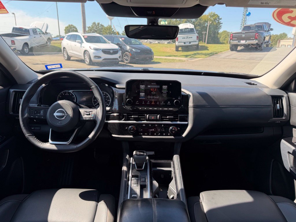 Used 2025 Nissan Pathfinder SL FWD image 43