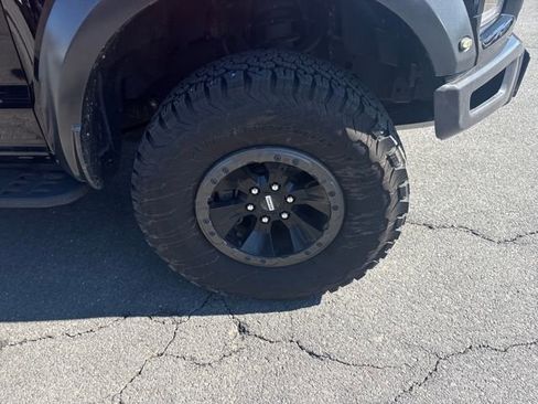 Used 2018 Ford F150 Raptor w/ Equipment Group 802A Luxury image 9