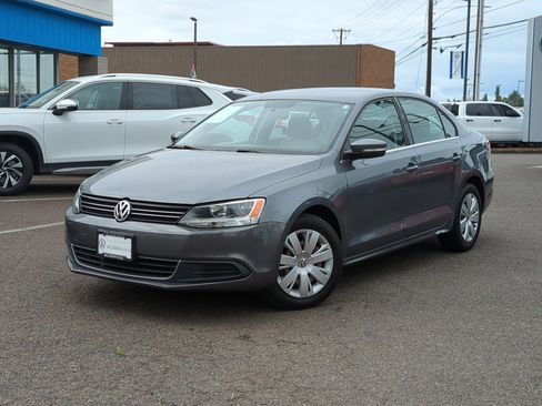 Used 2013 Volkswagen Jetta SE image 1