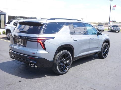 Used 2024 Chevrolet Traverse RS AWD/4WD image 7