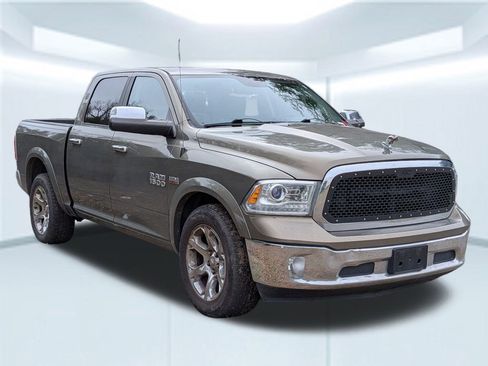 Used 2014 RAM 1500 Laramie w/ Convenience Group image 4
