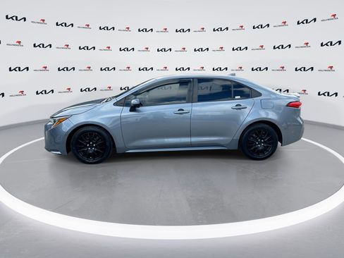 Used 2020 Toyota Corolla LE FWD image 5