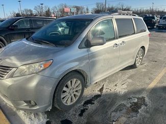 Used 2015 Toyota Sienna XLE video 1