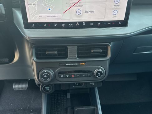 New 2025 Ford Maverick Lariat w/ Black Appearance Package image 13