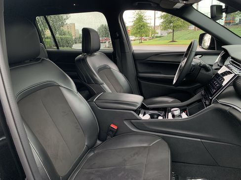 Used 2023 Jeep Grand Cherokee L Laredo AWD/4WD image 35