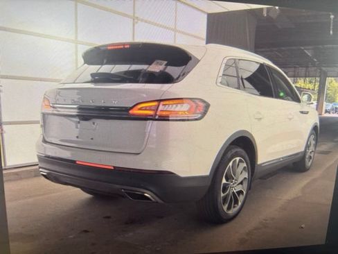 Used 2022 Lincoln Nautilus Reserve AWD/4WD image 18