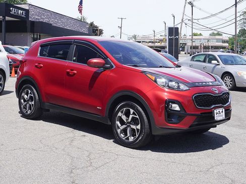 Used 2022 Kia Sportage LX AWD/4WD image 2