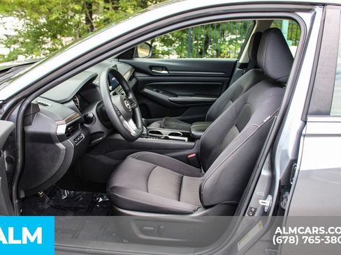 Used 2024 Nissan Altima 2.5 SV FWD image 16