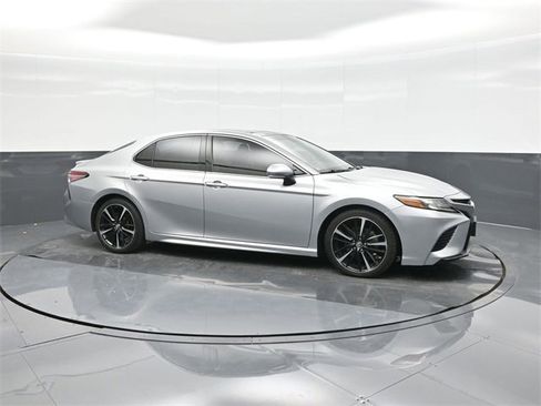 Certified 2018 Toyota Camry XSE image 17