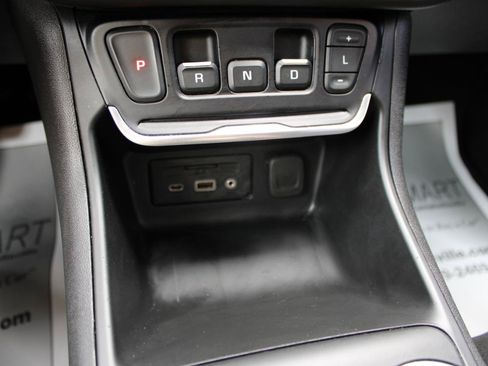 Used 2020 GMC Terrain SLE w/ GMC Pro Grade Package AWD/4WD image 28