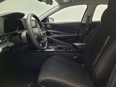 Used 2022 Hyundai Elantra SEL w/ Preferred Accessory Package FWD image 17