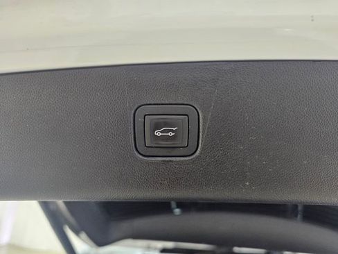 Used 2020 Chevrolet Blazer LT AWD/4WD image 11