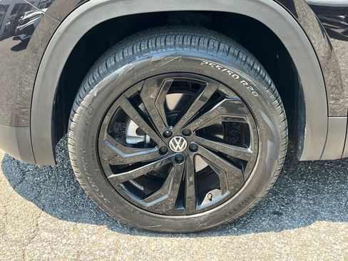 Used 2023 Volkswagen Atlas SE w/ Black Wheel Package AWD/4WD image 9