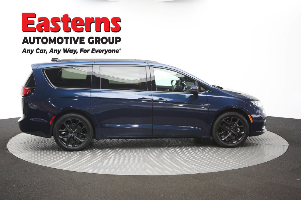 Used 2023 Chrysler Pacifica Touring-L w/ S Appearance Package FWD image 47