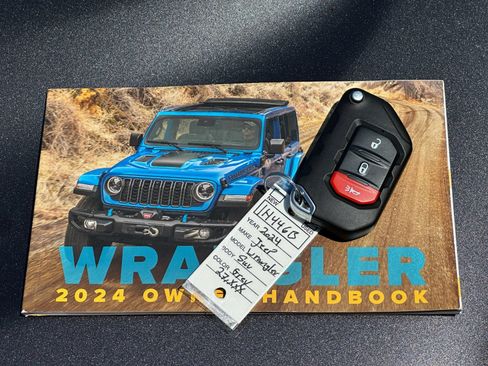 Used 2024 Jeep Wrangler Rubicon AWD/4WD image 36