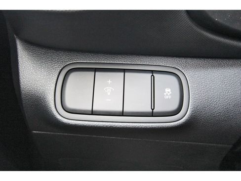 Used 2024 Hyundai Venue SE FWD image 22