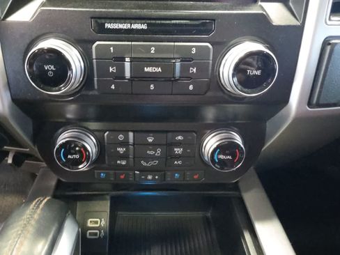 Used 2020 Ford F150 Platinum w/ Technology Package AWD/4WD image 31