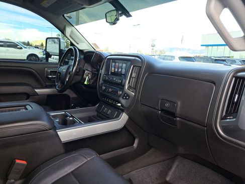Used 2018 Chevrolet Silverado 2500 LTZ w/ Duramax Plus Package image 38