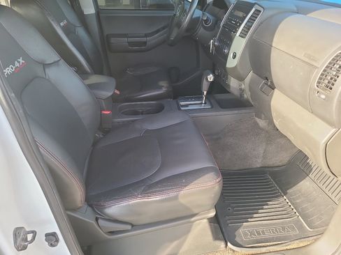 Used 2011 Nissan Xterra PRO-4X w/ Pro-4x Leather Pkg image 10