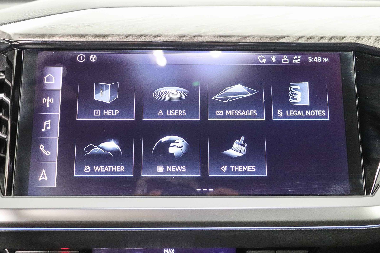 Used 2023 Audi Q4 e-tron Premium Plus w/ Premium Plus RWD image 16