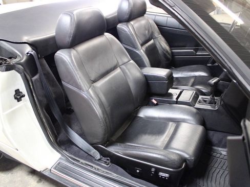 Used 1993 Cadillac Allante FWD image 39