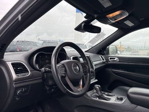 Used 2018 Jeep Grand Cherokee Limited AWD/4WD image 10