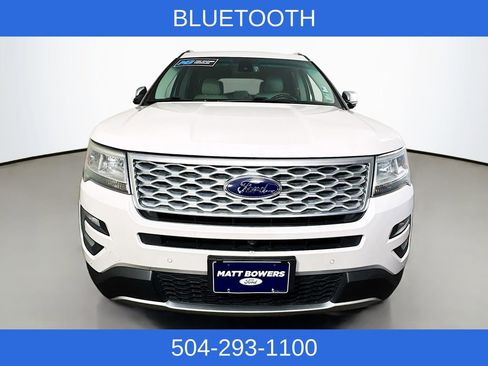 Used 2017 Ford Explorer Platinum image 2