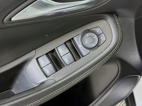 Used 2025 Buick Encore GX Preferred FWD image 15