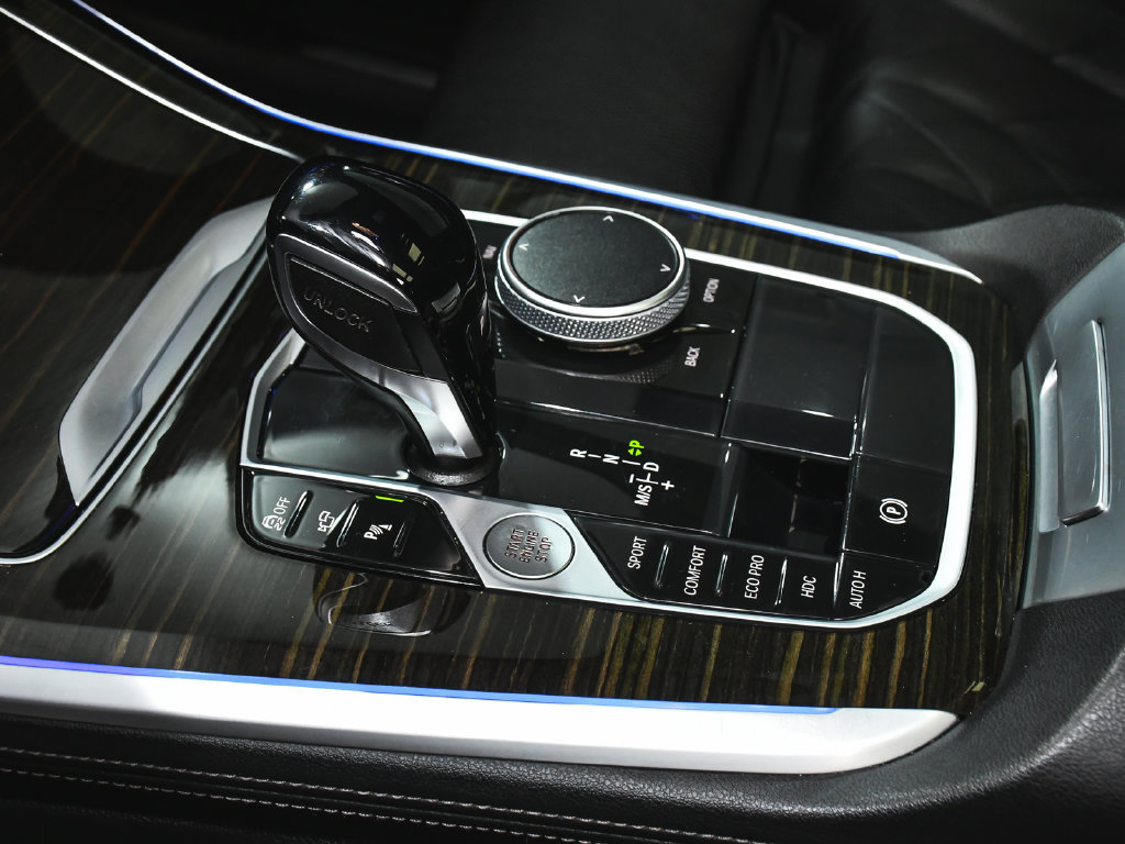 Used 2023 BMW X5 xDrive40i AWD/4WD image 44