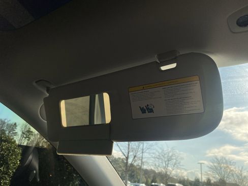 Used 2021 Tesla Model Y Long Range image 29