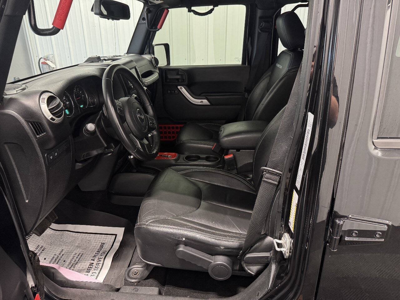 Used 2018 Jeep Wrangler Unlimited Rubicon w/ Connectivity Group AWD/4WD image 8
