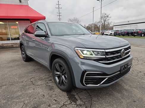 Used 2021 Volkswagen Atlas Cross Sport SE w/ Panoramic Sunroof Package AWD/4WD image 6