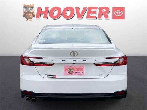 Used 2025 Toyota Camry SE image 5