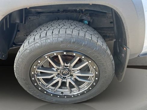 Used 2020 Toyota Tacoma TRD Off-Road AWD/4WD image 34