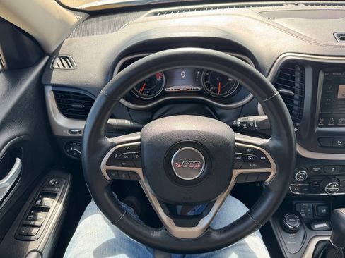 Used 2016 Jeep Cherokee High Altitude AWD/4WD image 18