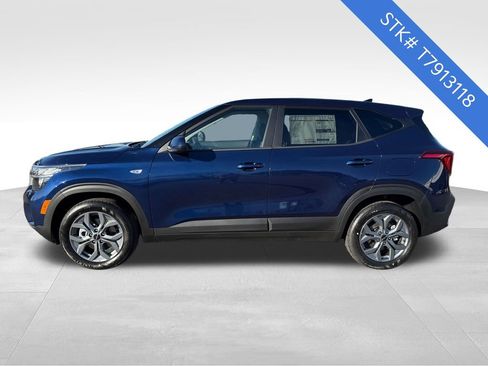 New 2026 Kia Seltos LX image 4