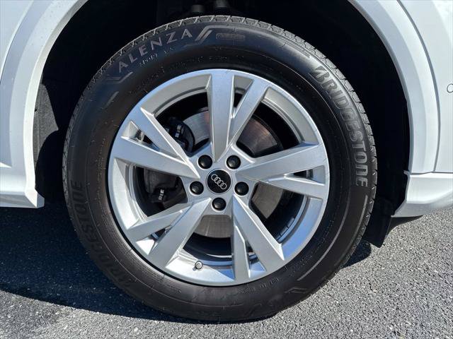 Used 2025 Audi Q5 Premium w/ Convenience Package AWD/4WD image 6