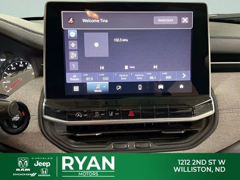 Used 2024 Jeep Compass Latitude AWD/4WD image 16
